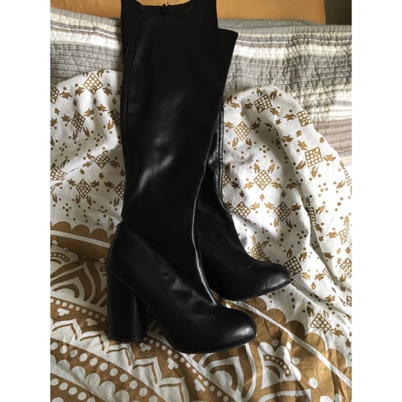 ❗️SOLD ELSEWHERE❗️NWOB Jeffrey Campbell Boots - Picture 3 of 5